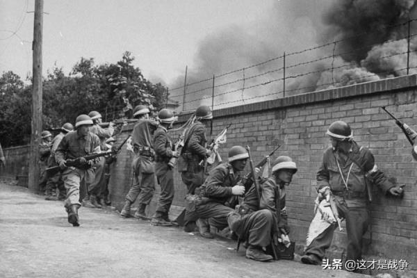 中国警察和日本警察一起执法（军队和警察发生激战）.