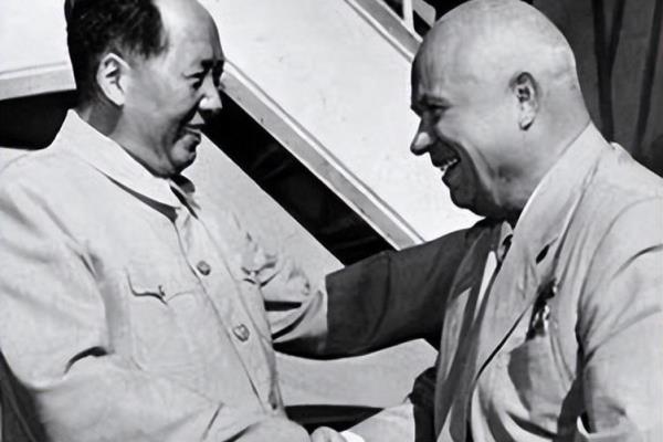 一国向另一国的劳动力移民.