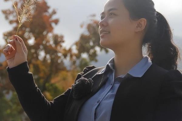大学教授出国（高校女教授）.