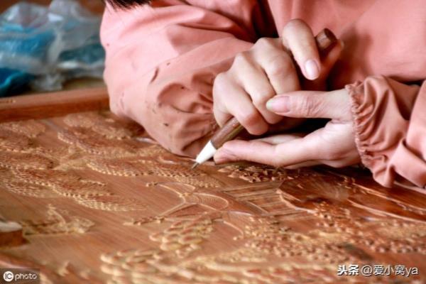 华名华居红木家具式样（中国传统家具——红木家具的品牌以及家具的保养方法）.