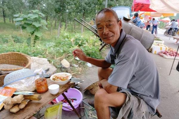 一家三代住一起会有矛盾吗（一屋不住三代人）.