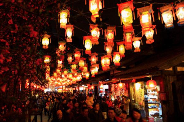 北京市房山区燕山怡园饭店（北京16区庙会逛吃指南）.